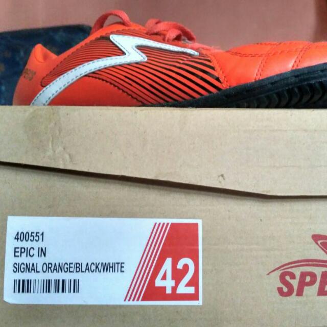 Sepatu Futsal Specs Signal Oren Black White Fesyen Pria Sepatu Di Carousell