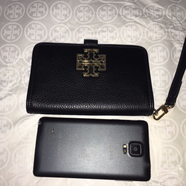 Tory Burch Britten Smartphone Wallet 39062 BLACK, Luxury, Bags & Wallets on  Carousell