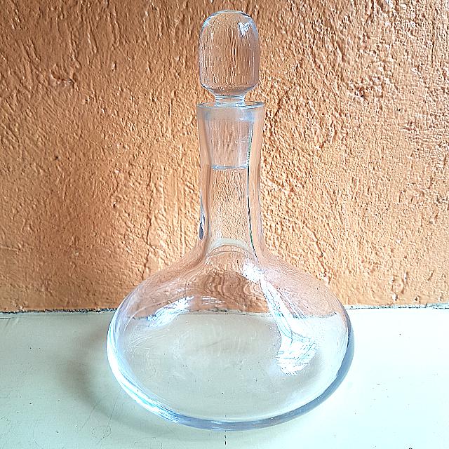 Wine Container / Decanter (Category: Other Kitchenware & Tableware) located in Pasig City. Submitted by lesmitch (Listing ID 117075237, Image 1). Description: Displayed but never used ~ Check all the photos for the item's actual condition and measurements ~ Payment is via gcash, pay maya or bdo ~ Shipping is via lalamove, grab, j&t or you can book your own preferred courier ~ Message me for other details.