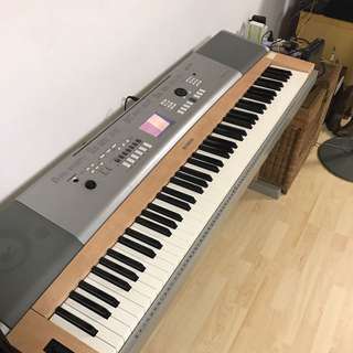 Yamaha Portable grand DGX 620