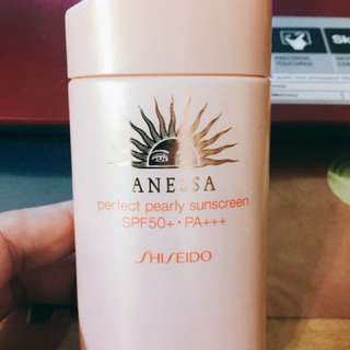 ANESSA安耐曬粉珠光防曬乳