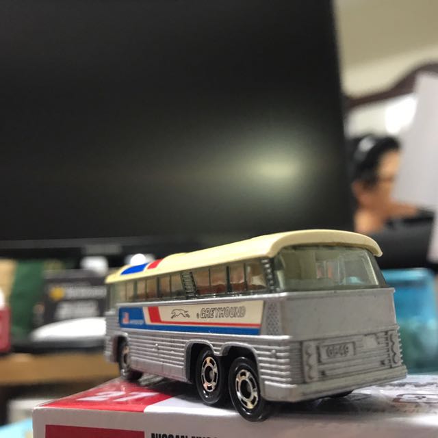 KYOWA TOY JAPAN - AUTOCAR BUS GM GREYHOUND SCENICCRUISER - JOUET ANCIEN EN TOLE