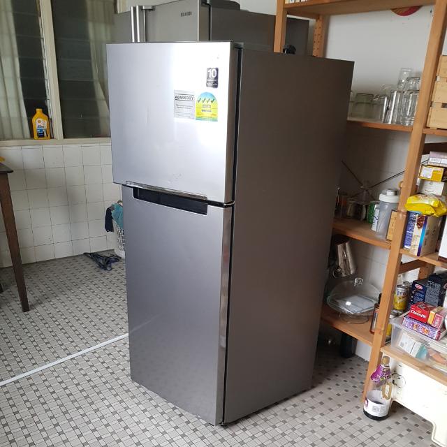 Samsung 2 Door Fridge Freezer, TV & Home Appliances, Kitchen Appliances
