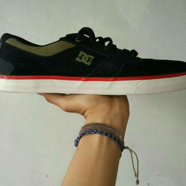 Sepatu Dc Nyjah Series Men S Fashion Men S Footwear On Carousell