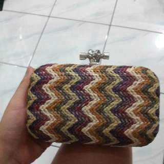 Clutch Motif
