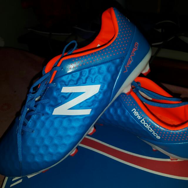 kasut bola new balance