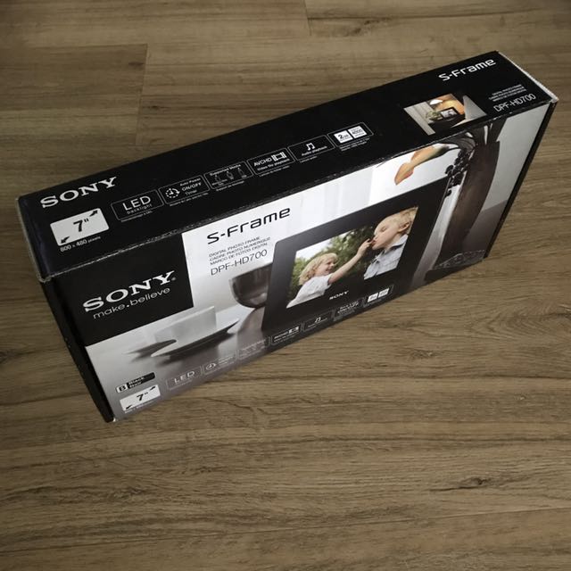 Sony DPFC700 digital photo frame, Furniture & Home Living, Home