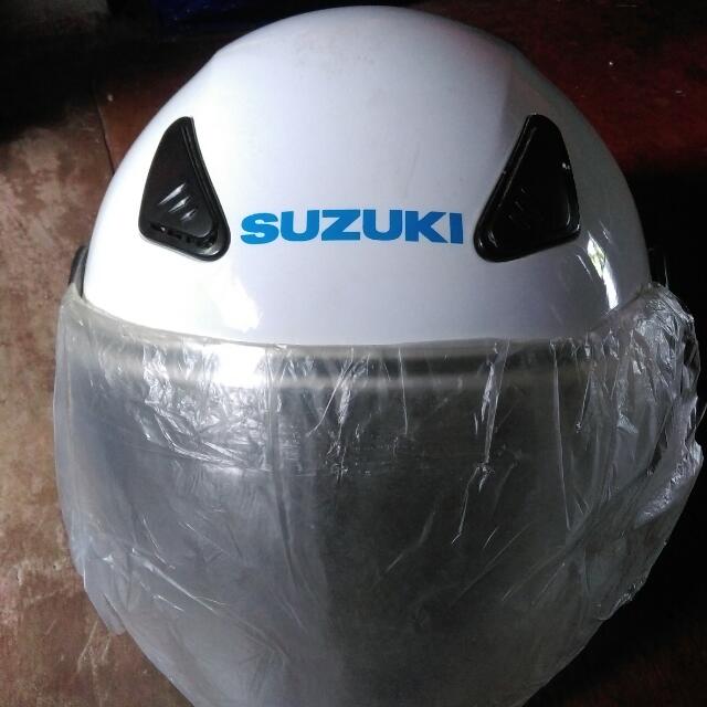 Suzuki Half Face Helmet 09308299747, Motorbikes on Carousell