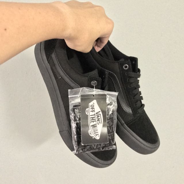 vans old skool pro triple black