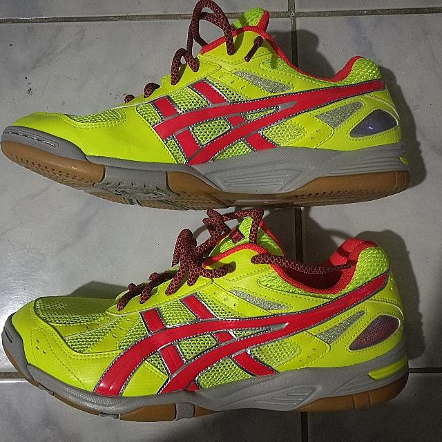 asics gum sole shoes
