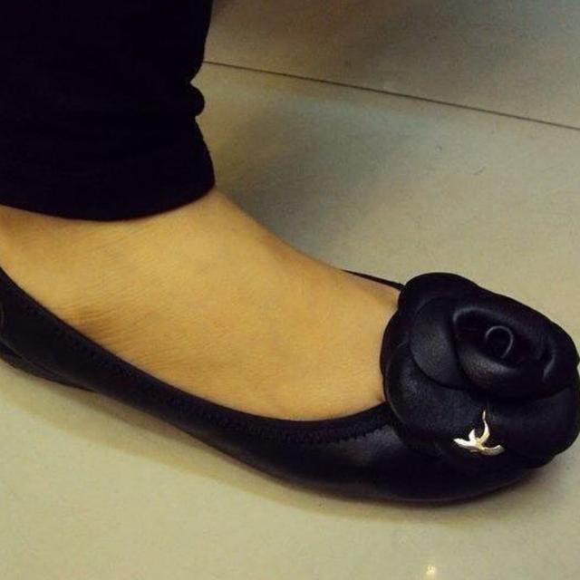 Chanel Camellia Foldable Ballet Flats 39, Women's Fashion, Footwear, Flats  & Sandals on Carousell