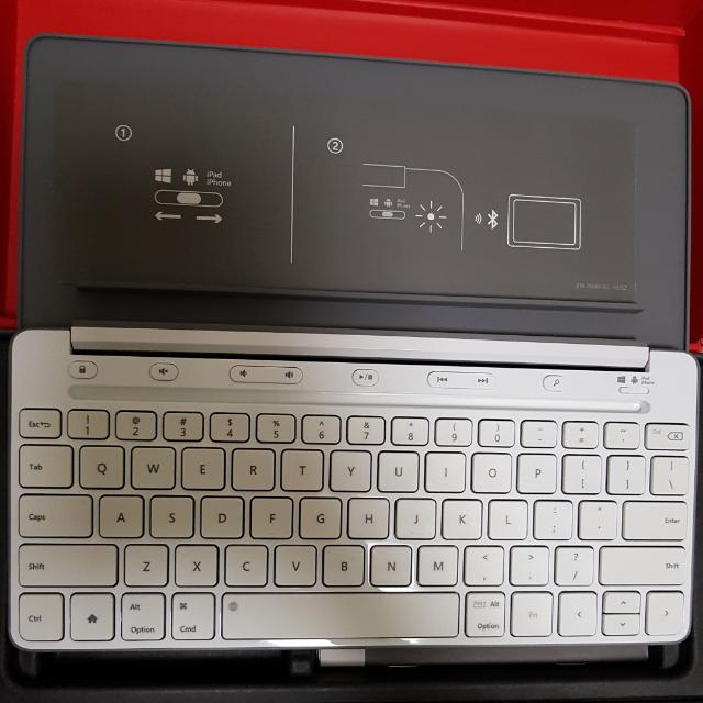 Microsoft Universal Mobile Keyboard, Computers & Tech, Parts