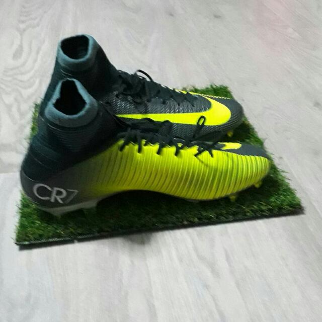 cr7s new boots