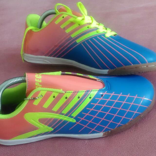 specs futsal shoes