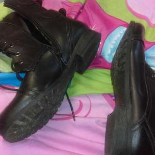Combat boots
