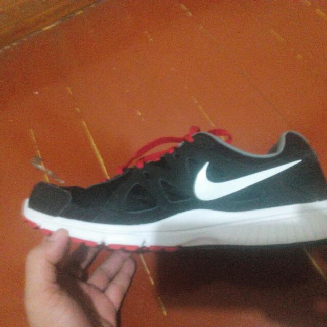 nike men's revolution 2