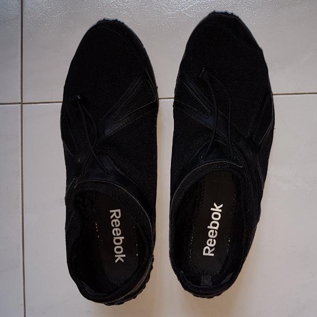 Reebok best sale beach shoes