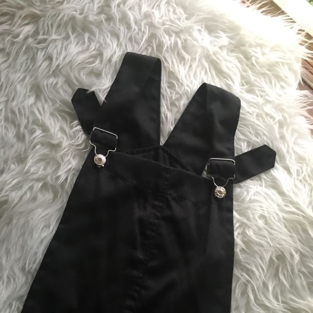 Black Jumper (Category: Others Tops) located in Quezon City. Submitted by rawspeace (Listing ID 118092474, Image 2). Description: .