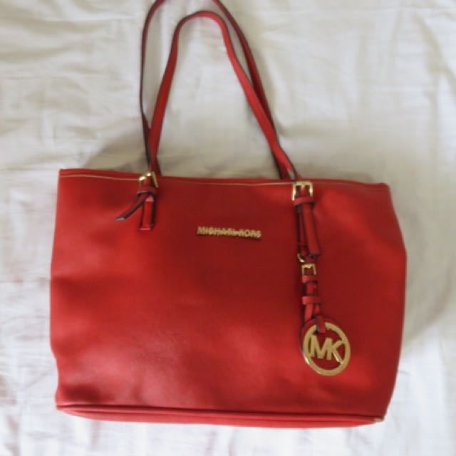 Michael Kors Bag Class A, Women's Fashion, Bags & Wallets, Cross-body Bags  on Carousell