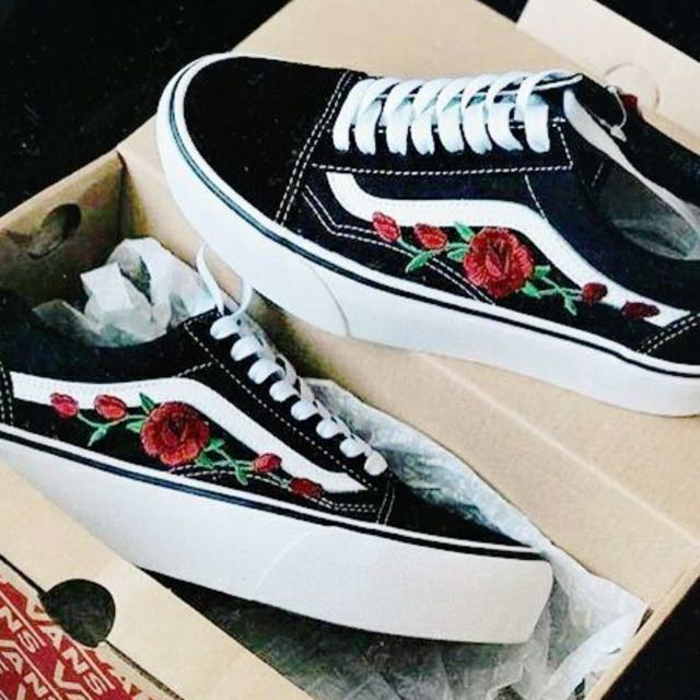 vans old skool with roses embroidery