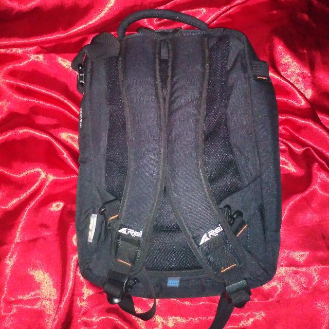 Tas Laptop REI, Elektronik, Bagian Komputer & Aksesoris di Carousell