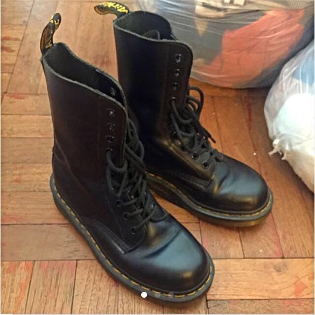 dr martens 10 holes