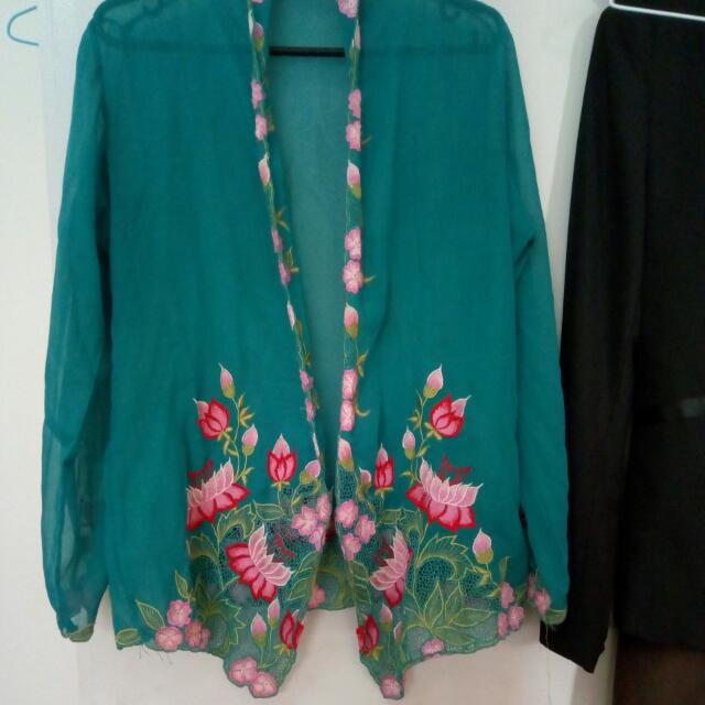 Kebaya Nyonya Hijau Pekat Women S Fashion Clothes Tops On Carousell Di negara barat, yang dahulu lebih marak peminum teh hitam, kini mulai. carousell