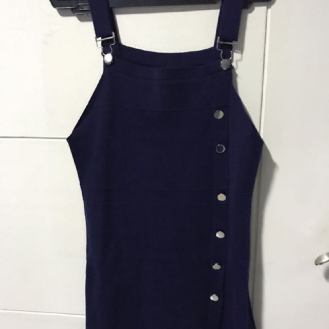 Repriced knitted type jumper (Category: Others Tops) located in Mandaluyong City. Submitted by blakehip (Listing ID 118458622, Image 1). Description: .