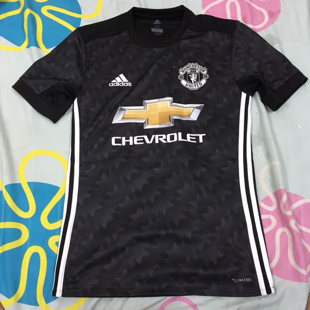 Manchester United Jersey Size Xs, Men's Fashion, Bottoms, Shorts on Carousell