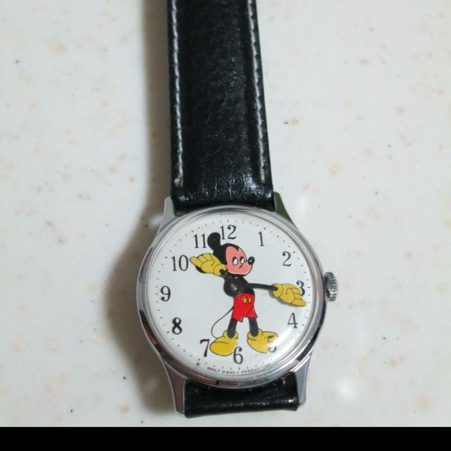 1971 Ingersoll Vintage Mickey Mouse Watch, Women's Fashion, Watches ...