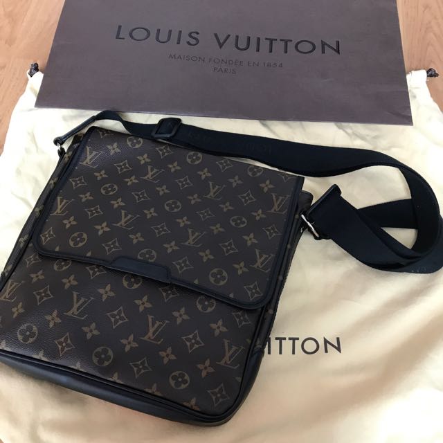 LIKE NEW ! Louis Vuitton Monograms Bass Messenger Bag Made France Torres Bag LV, Luxury, Wallets on Carousell