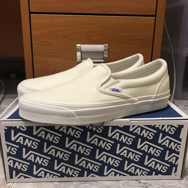 vans slip on off white