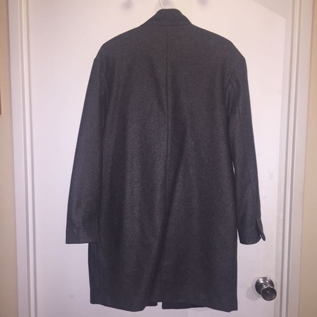 Zara Basic Jacket (Category: Clothes) located in Toronto. Submitted by shukms (Listing ID 118510162, Image 2). Description: .