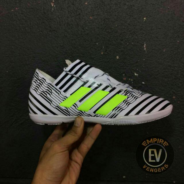 Futsal 2025 adidas nemeziz