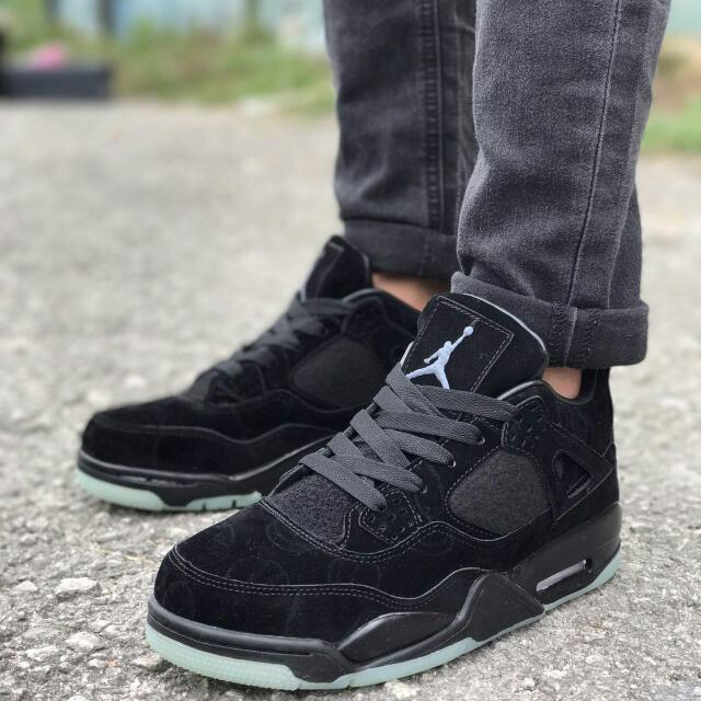 aj kaws