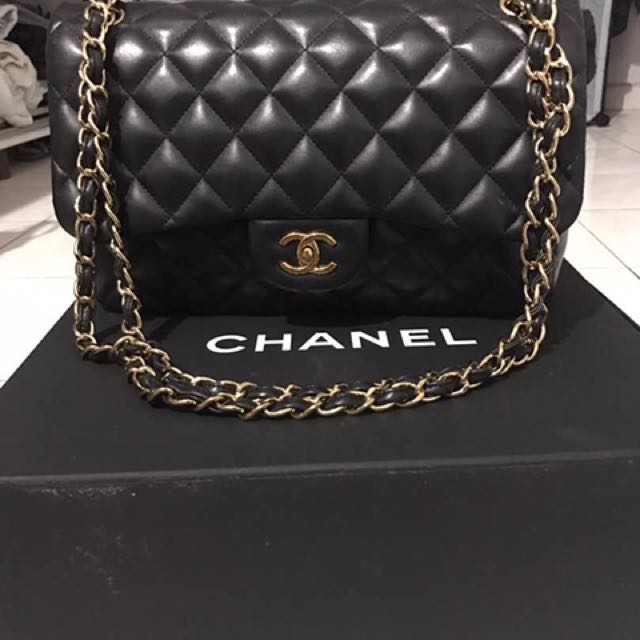 Chanel classic discount handbag lambskin
