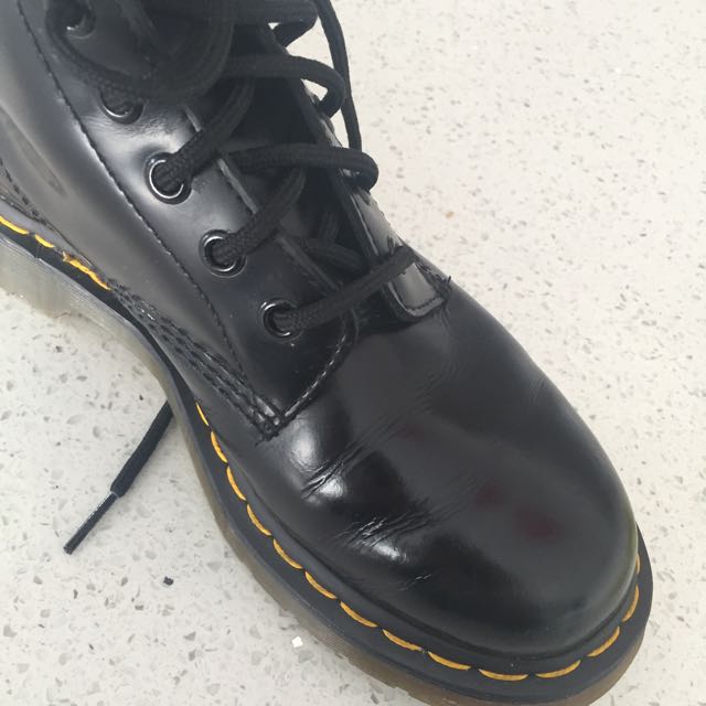 Dr martens modern classic smooth hotsell