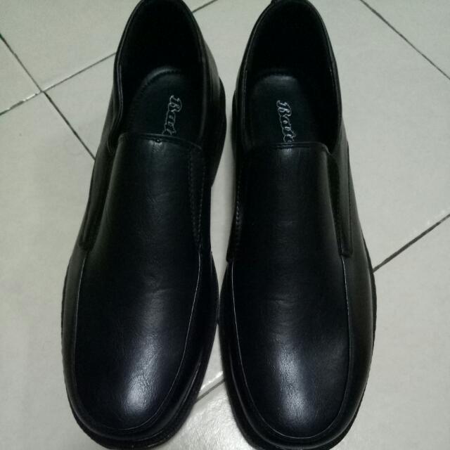 Bata Court Shoes, Men's Fashion, Footwear, Casual shoes on Carousell
