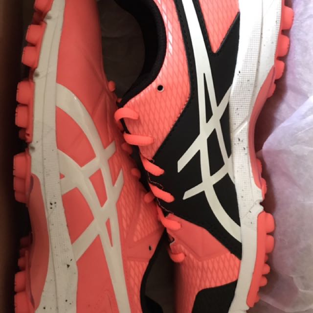 Kasut Hiking Asics