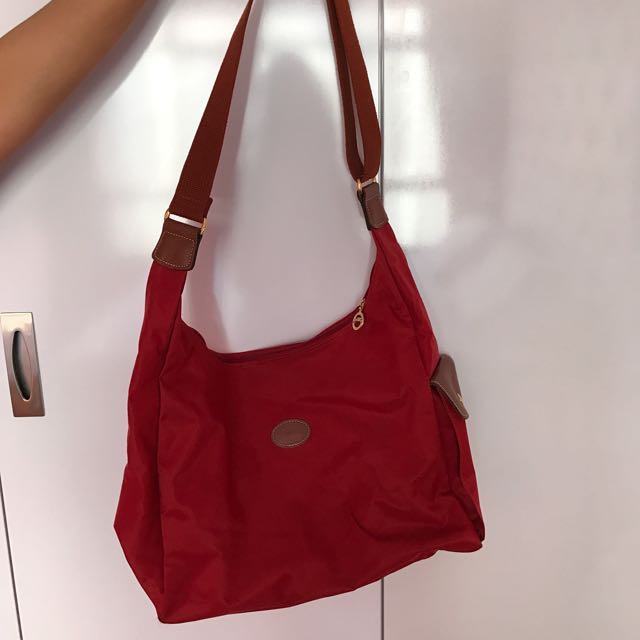 LONGCHAMP HOBO SLING, Women's Fashion, Bags & Wallets, Tote Bags on  Carousell