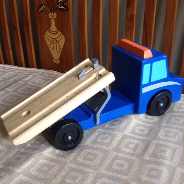 Melissa and doug new arrivals flatbed tow truck