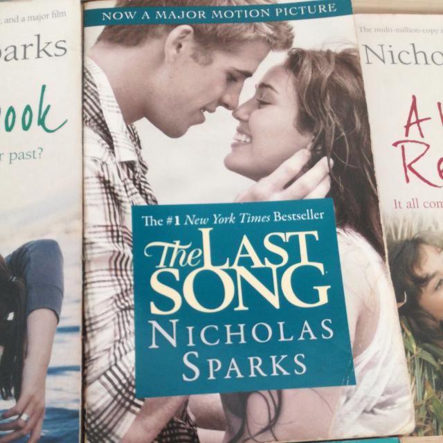 Nicholas Sparks, Hobbies & Toys, Books & Magazines, Storybooks on Carousell