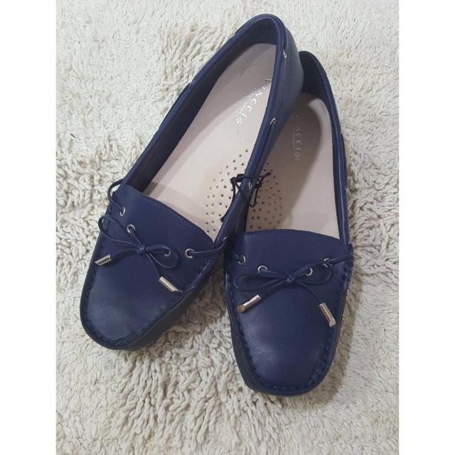 ladies navy shoes size 6