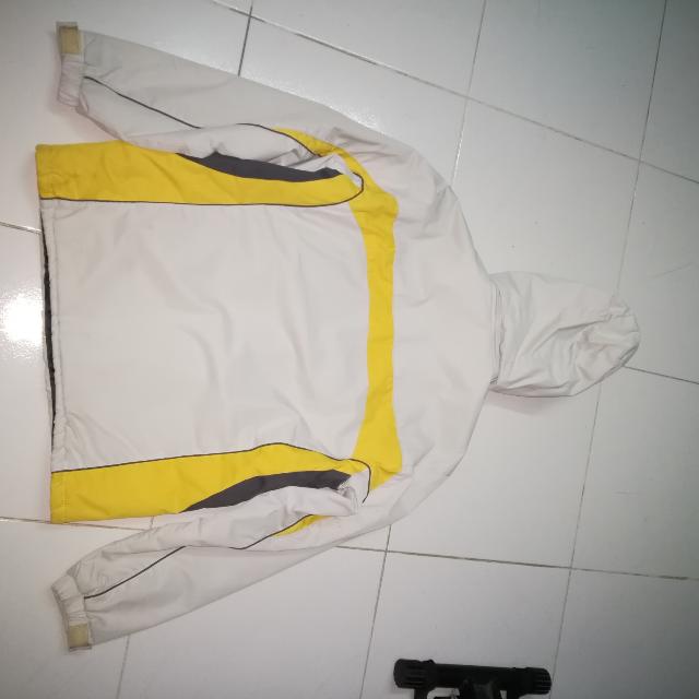 Winter Jacket (Category: Others) located in Puchong. Submitted by rafini72090 (Listing ID 118849040, Image 3). Description: Winter Jacket condition everything ok, Size L Used only 3 x Head cover detachable Rm50 Rafi puchong 0133409730.