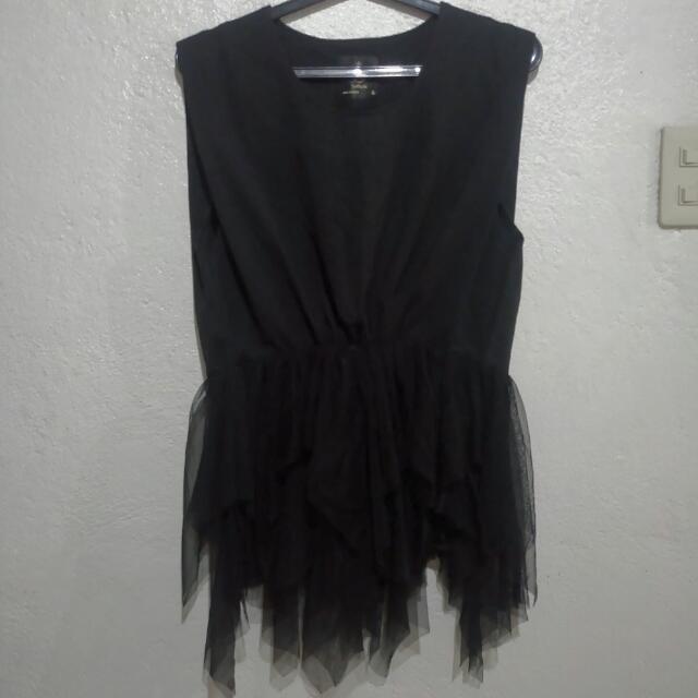 DaVichi Long Top (Category: Others Tops) located in Quezon City. Submitted by misspee (Listing ID 119148536, Image 1). Description: .