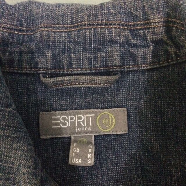 Esprit Denim Jacket (Category: Coats, Jackets and Outerwear) located in Quezon City. Submitted by lorgeeee (Listing ID 119069146, Image 2). Description: .