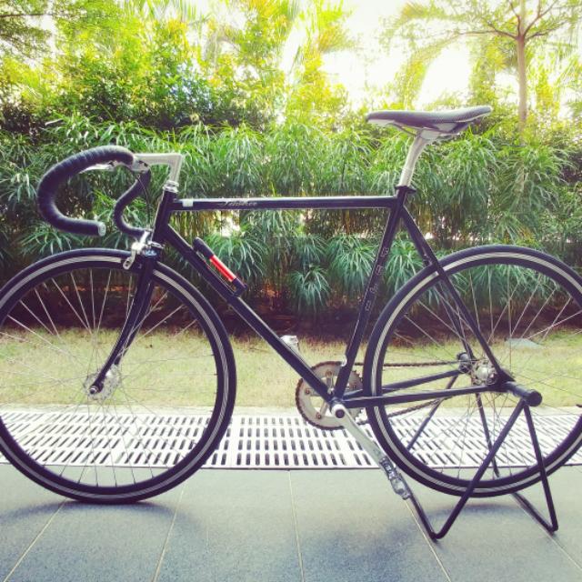 Fuji feather cheap black