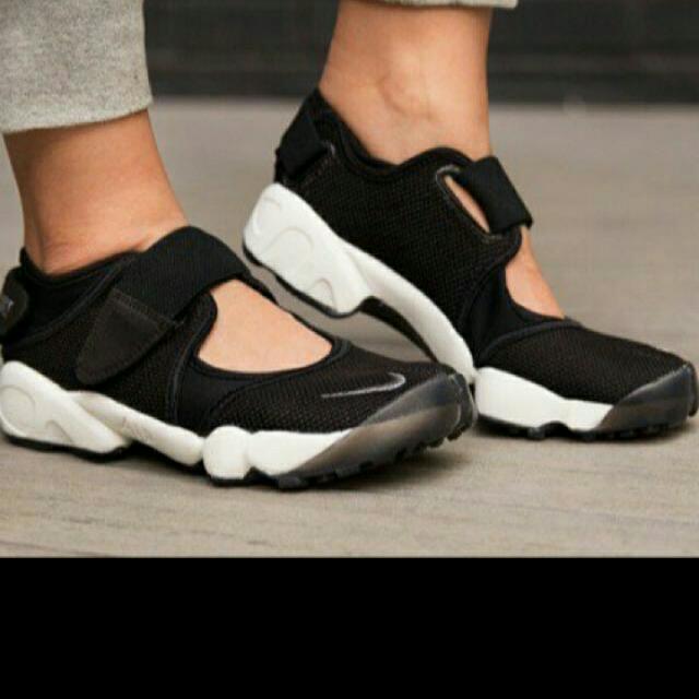 nike air rift black