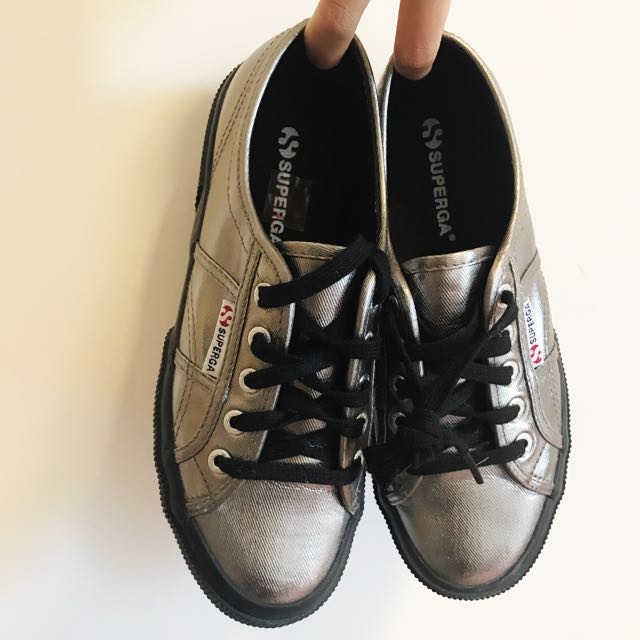 Superga londres store