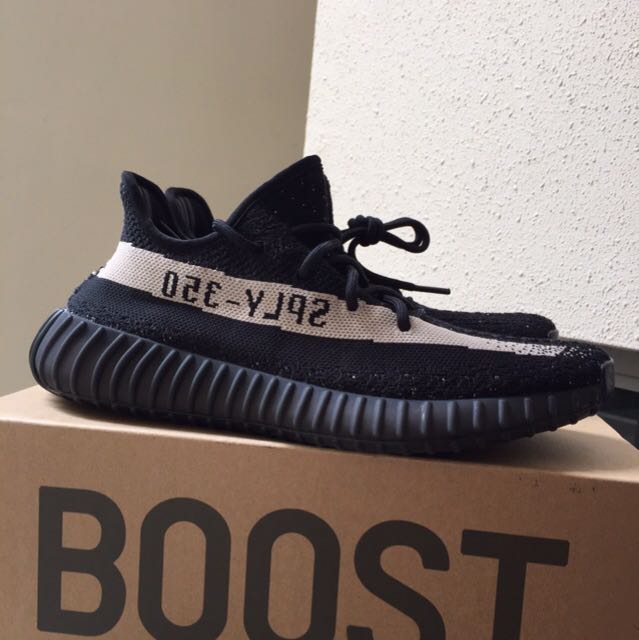 UA Yeezy 350 V2 oreo